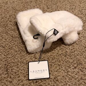 Laundry by Shelli Segal Cream Faux Fur Mittens
